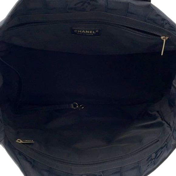 Pre-Loved Chanel New Travel Line Nylon Tote - Picture 4 of 12